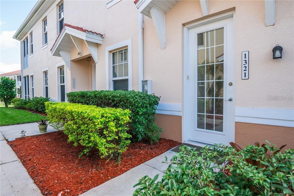 Foto principal - 240 West End Dr