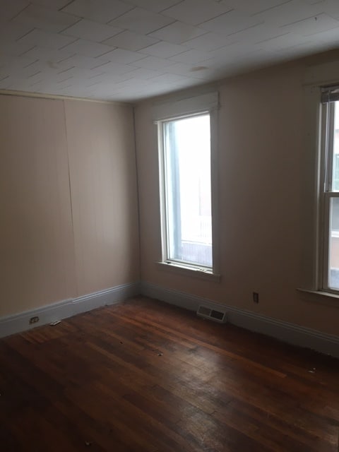 Building Photo - 621 Park Ave