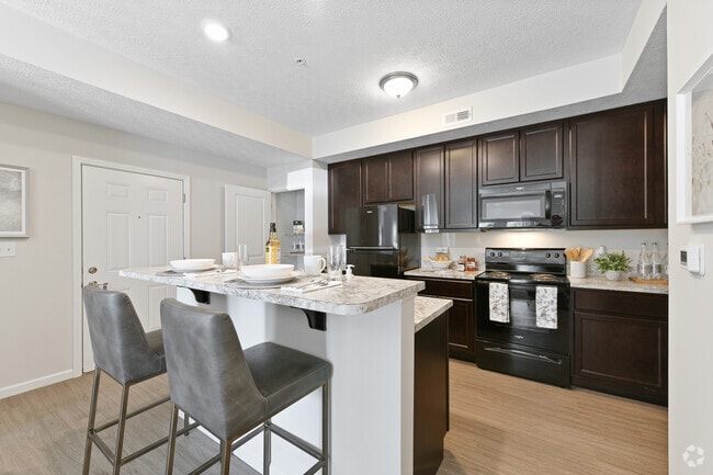Building Photo - Residences at Golf Village