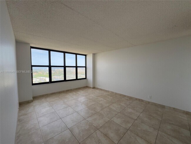 Foto del edificio - 2500 Parkview Dr