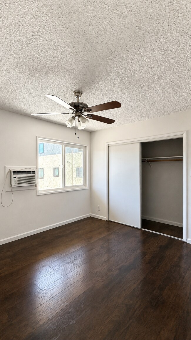 Dormitorio 1 - 4911 Laurel Canyon Blvd