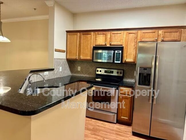 Building Photo - 208 Sterling Oaks Dr