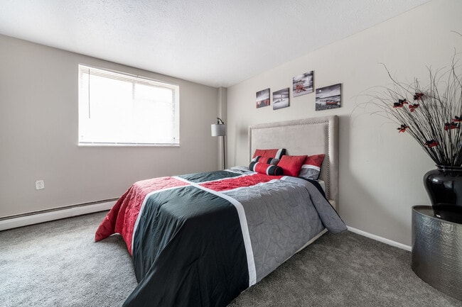 Building Photo - Lakeland Commons