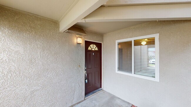 Foto del edificio - Must See 3 Bedroom 2 Bathroom Condo in Lag...