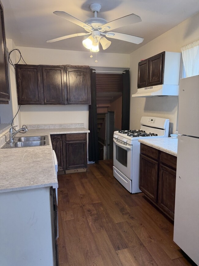 Building Photo - 1121 Fairview Ave