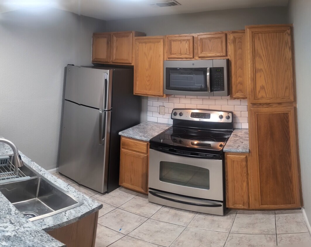 Foto principal - 10527 Perrin Beitel Rd