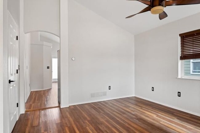 Building Photo - 4722 Sonoma St