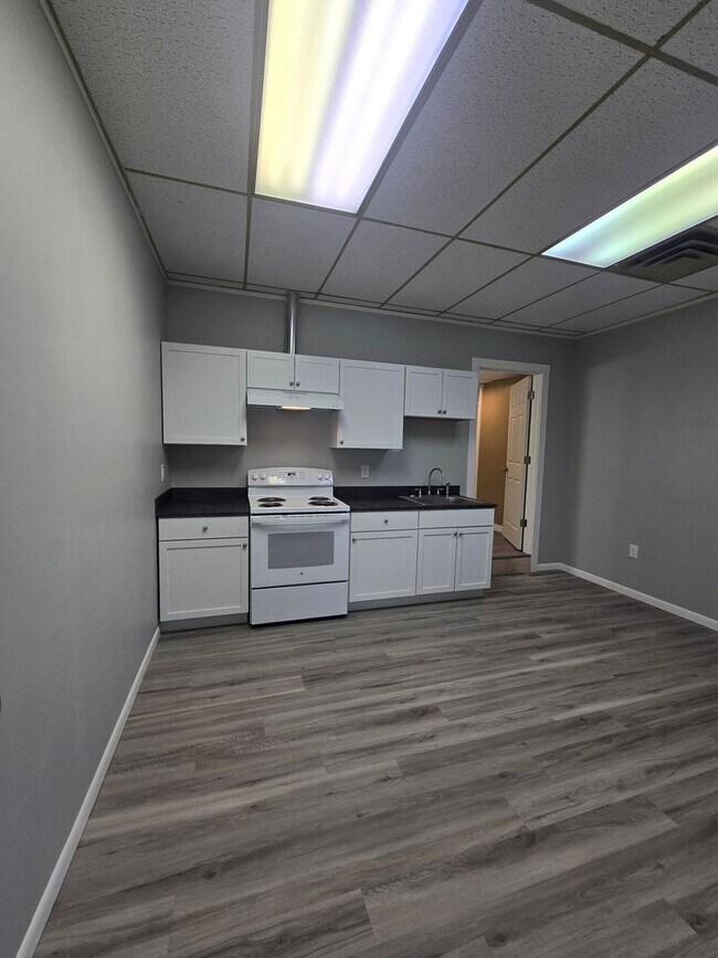 Foto del edificio - 118 W Main St