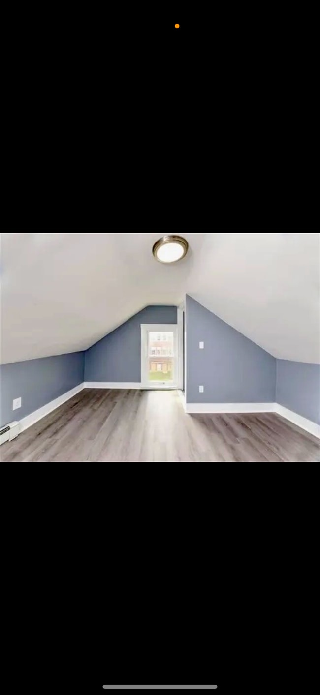 Building Photo - 415 Weeden St