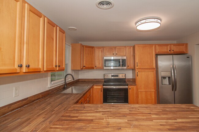 Foto del edificio - 699 S Old Mill Rd