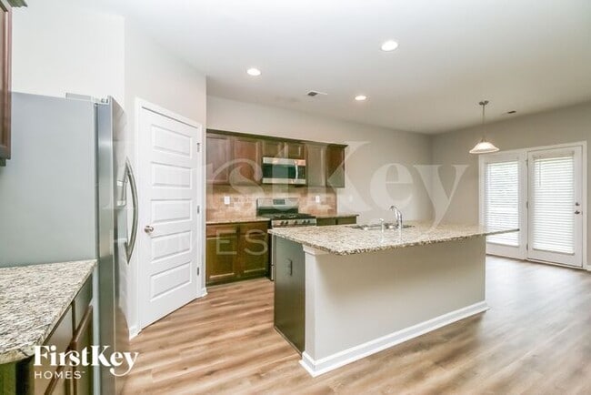 Building Photo - 2057 Massey Ln