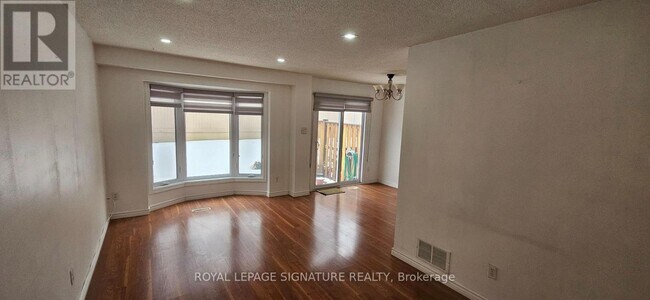 Photo du bâtiment - 1039 Cedarglen Gate