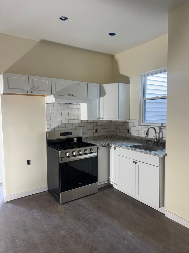 Foto del edificio - 213 Harrison Ave