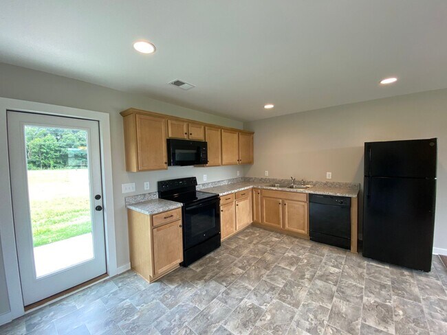 Foto del edificio - Home for rent in Talladega... Available to...