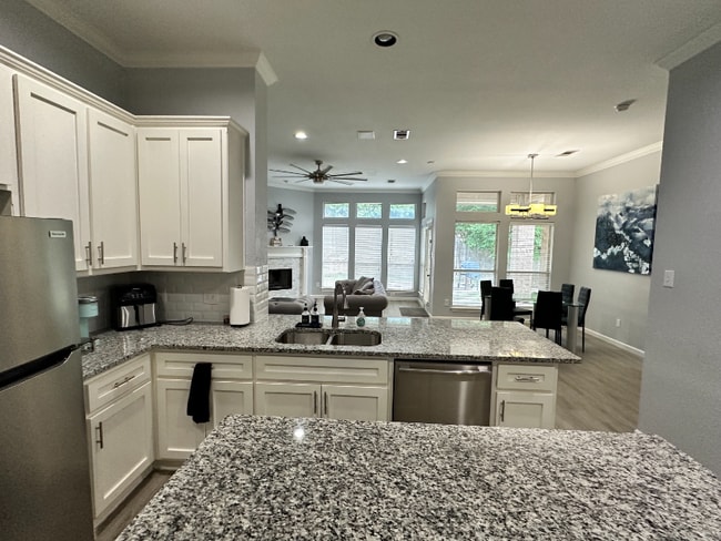 Foto del edificio - 2506 Spring Hill Ln