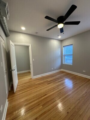 Building Photo - 1151 W Lunt Ave