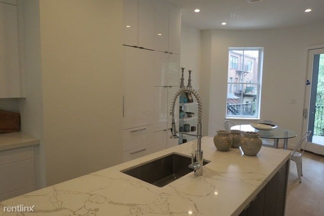 Building Photo - 429 Columbus Ave