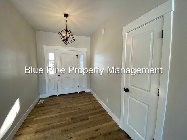 Foto del edificio - 1104 Cypress Loop