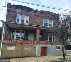 Building Photo - 1450 E 6th St