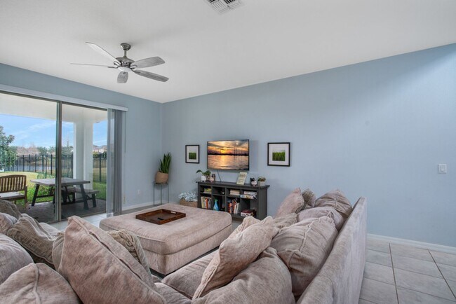 Foto del edificio - AWESOME 4 BDRM HOME IN GATED LEGACY PARK!