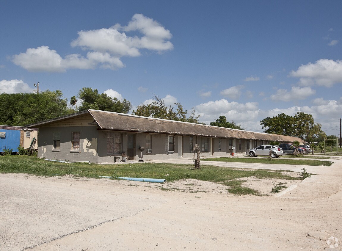 Building Photo - 1520 W Sugar Cane Rd