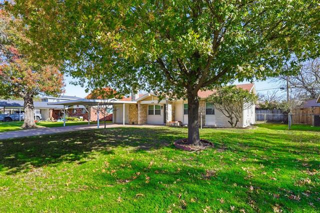 Building Photo - 808 Bridle Ave