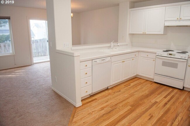 Foto del edificio - 6489 NW Shelsam Terrace ~ Marvelous Bethan...