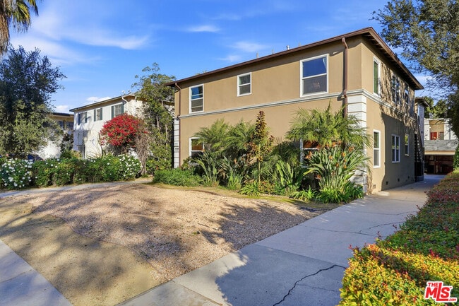 Foto del edificio - 1440 S Sherbourne Dr