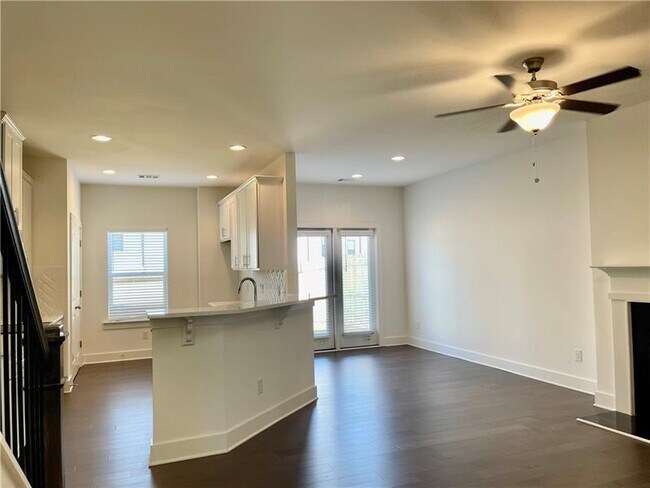 Foto del edificio - 159 Auburn Run Ln