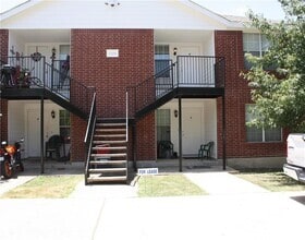 Building Photo - 2208 Katy Ln