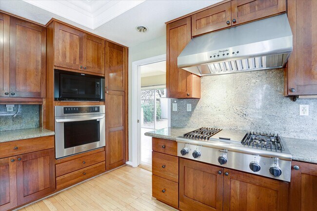 Foto del edificio - 1303 Quail Creek Cir