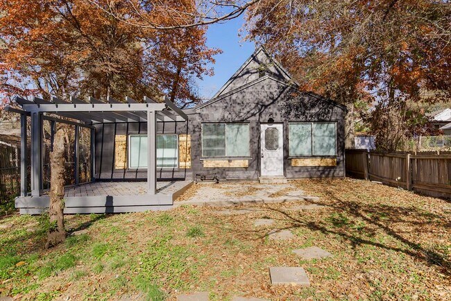 Building Photo - WALDO GEM 3-Bed plus Bonus - gorgeous fron...