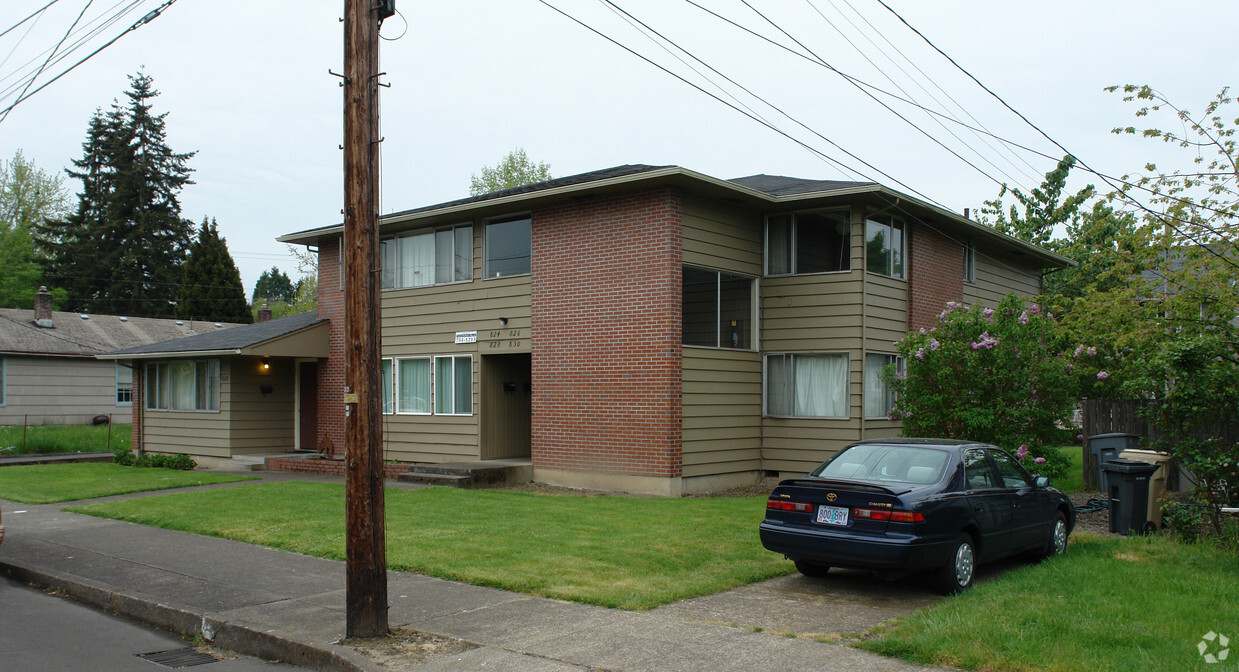 Building Photo - West Apartments