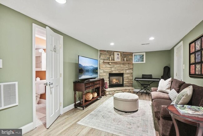 Foto del edificio - 900 N Livingston St