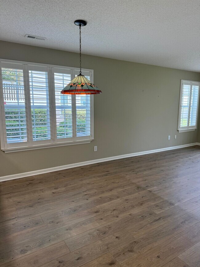 Foto del edificio - 643 Woodmoor Dr