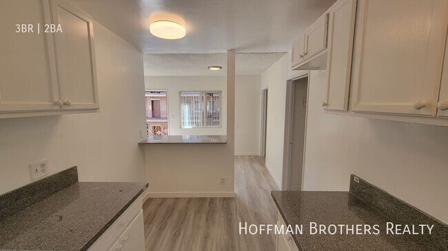 Foto del edificio - 13113 Oxnard St