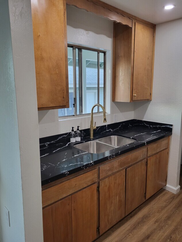 Foto principal - 411 NE 1st Ave