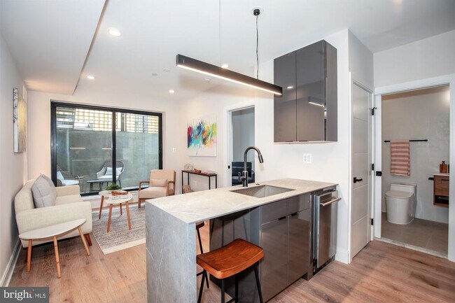 Foto del edificio - 1133 5th St NW