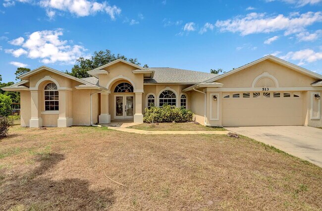 Foto del edificio - 513 SE Cliff Rd