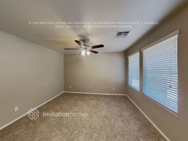 Foto del edificio - 17737 W Red Bird Rd