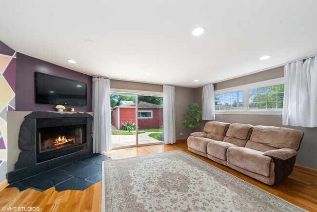Foto del edificio - 7811 W Balmoral Ave