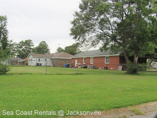 Building Photo - 3 br, 2 bath House - 625 Winchester Rd.