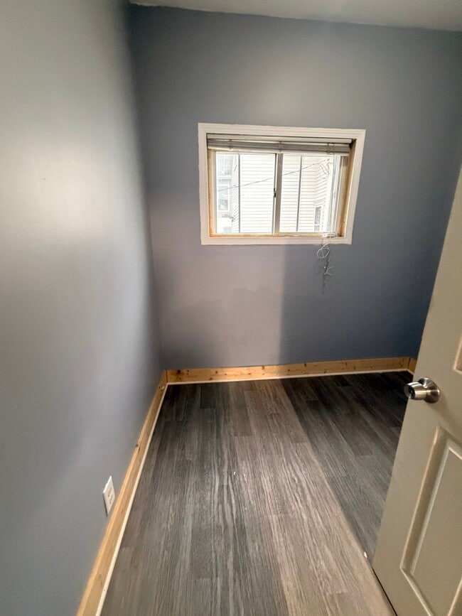 Building Photo - 1924 Phillips Ave