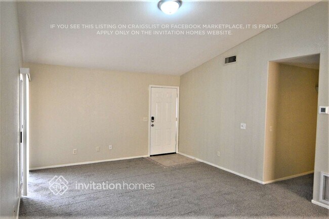 Foto del edificio - 7934 W Laurel Ln