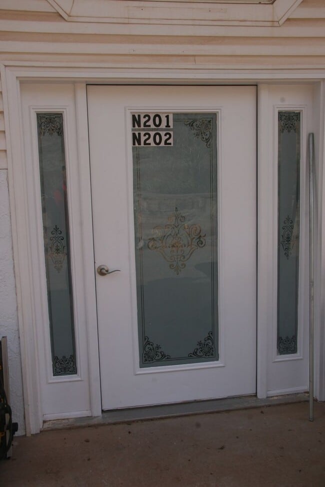 Building Photo - 1060 Louis St