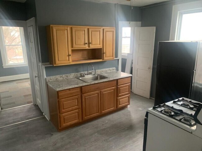 Foto del edificio - 2352 Barnum Ave