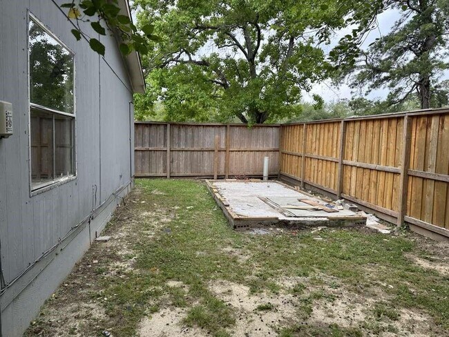 Building Photo - 12007 Greencanyon Dr