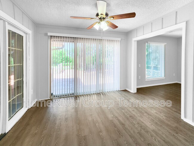 Foto del edificio - 8701 Lathbury Pl N