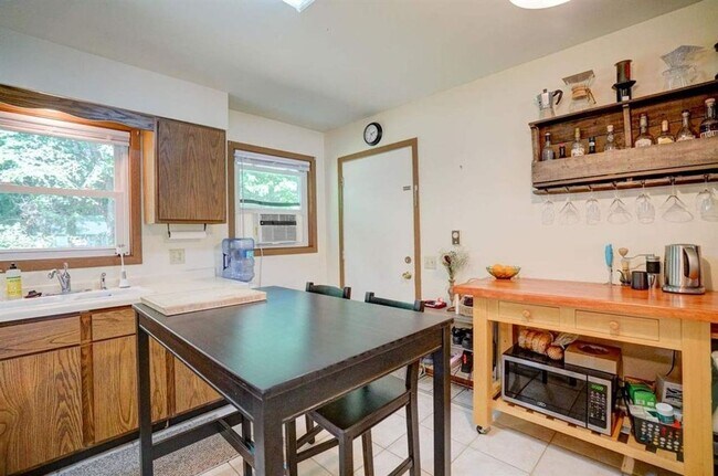 Building Photo - McFarland Duplex