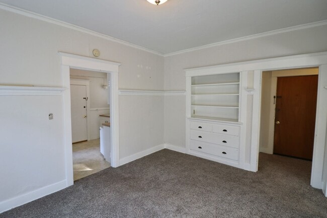 Building Photo - 188